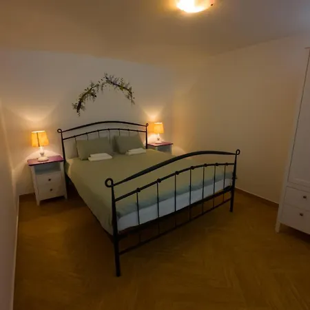 U Sri Sela Апартаменты